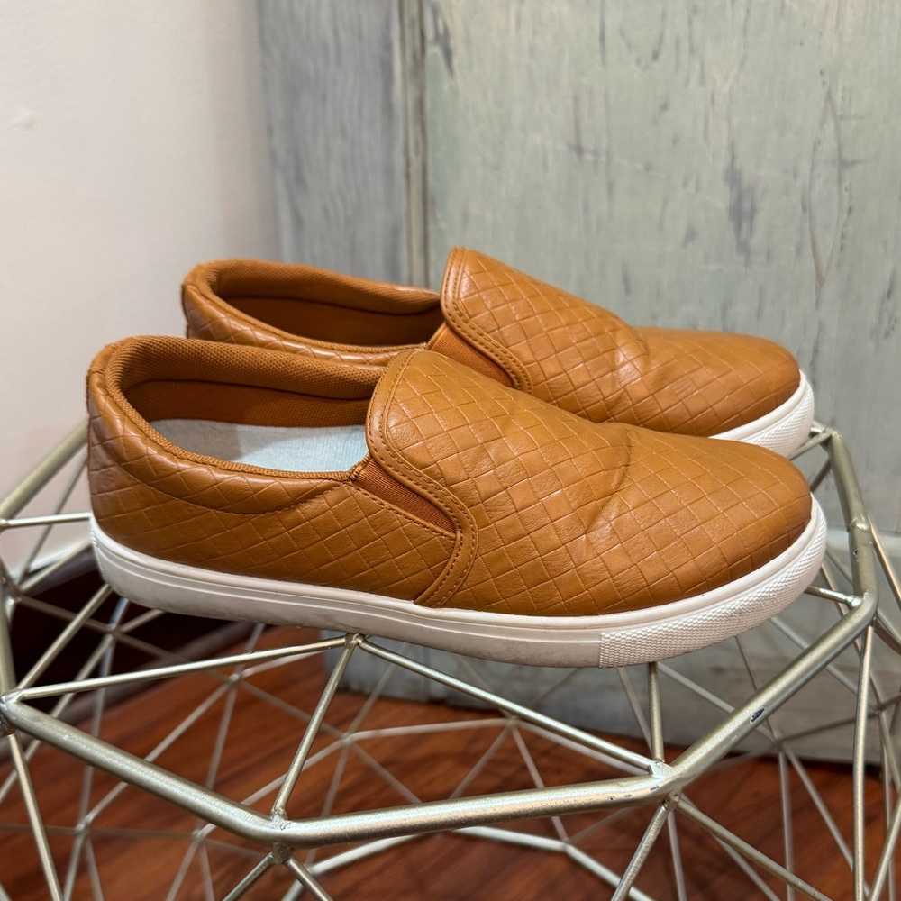 Basket Weave Slip-On Sneakers flats cushion insole  - Tan, Size 7/39.5